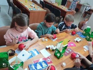 Клин - фабрика ëлочных игрушек